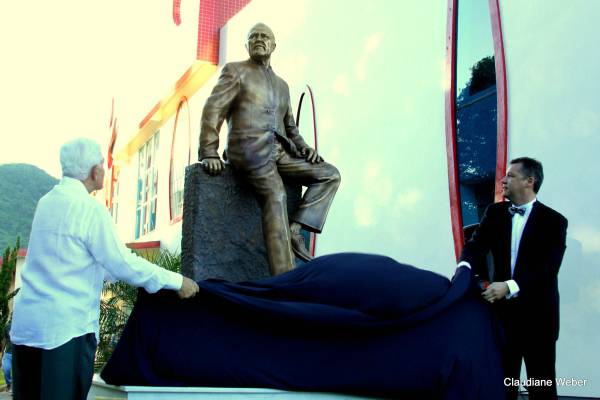 Inauguração da estátua do Acad. Prof. Antonio Meneghetti