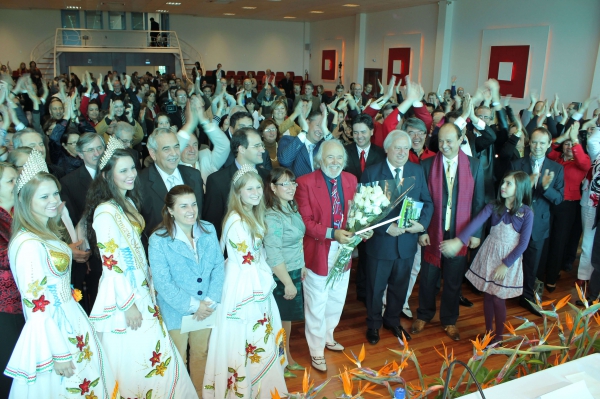 Acad. Prof. Antonio Meneghetti recebe título de Cidadão de Restinga Seca